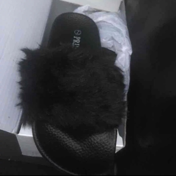 black  fur slides - Picture 2 of 2